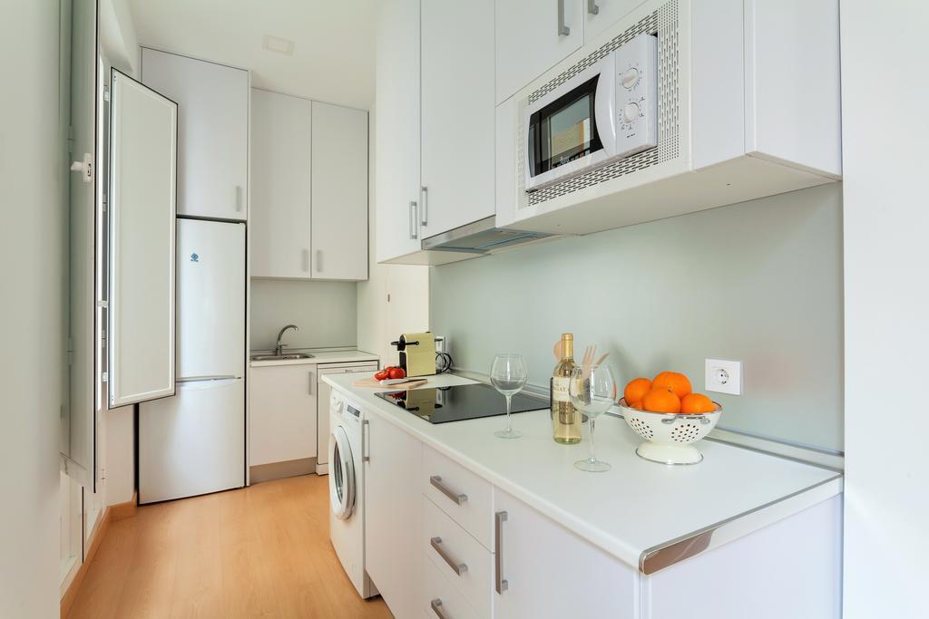 Hostly Acetres 1A Loft In City Center, Comunal Terrace, Fibre,Parking Optional Sevilla Bagian luar foto