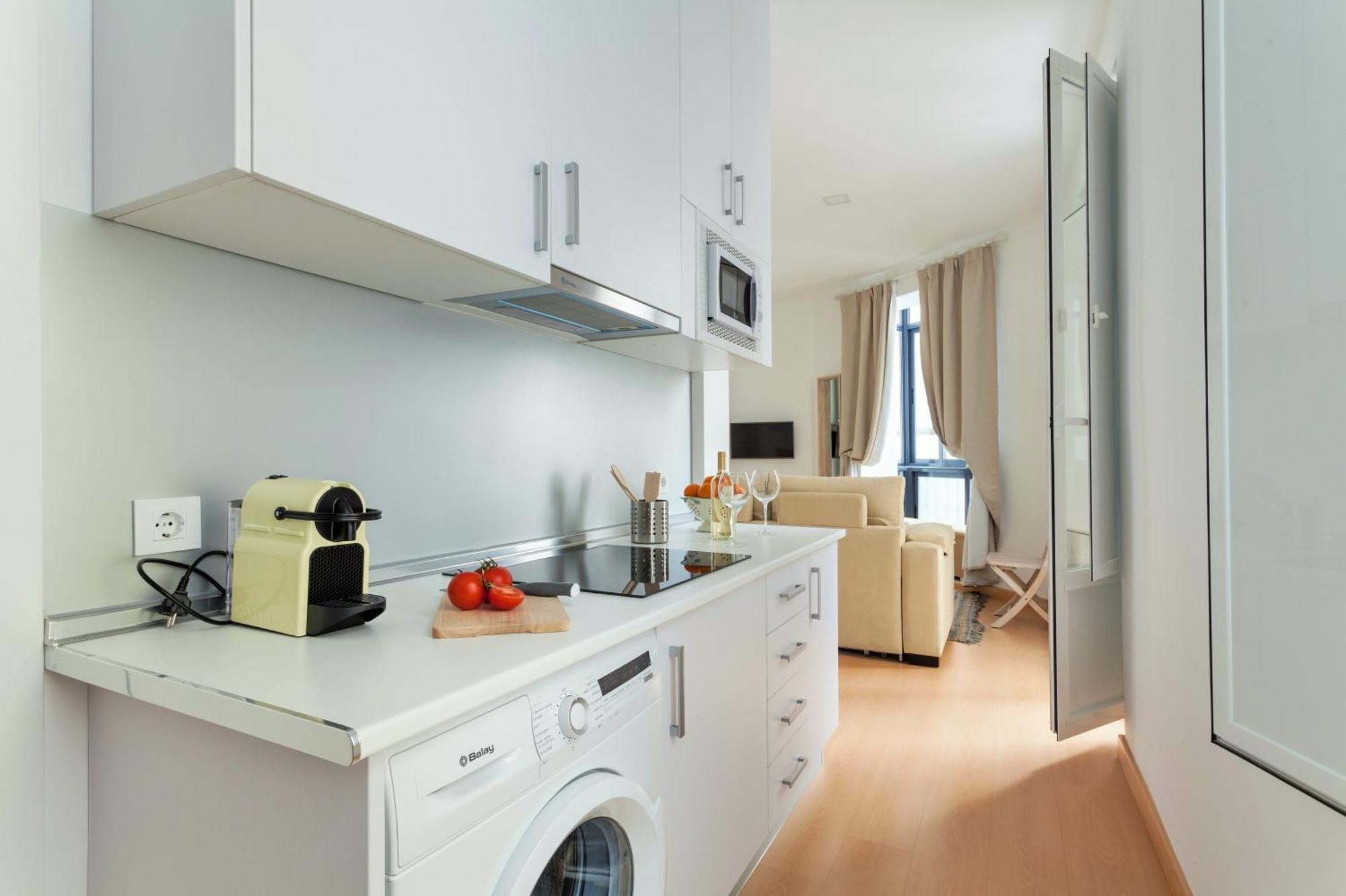 Hostly Acetres 1A Loft In City Center, Comunal Terrace, Fibre,Parking Optional Sevilla Bagian luar foto
