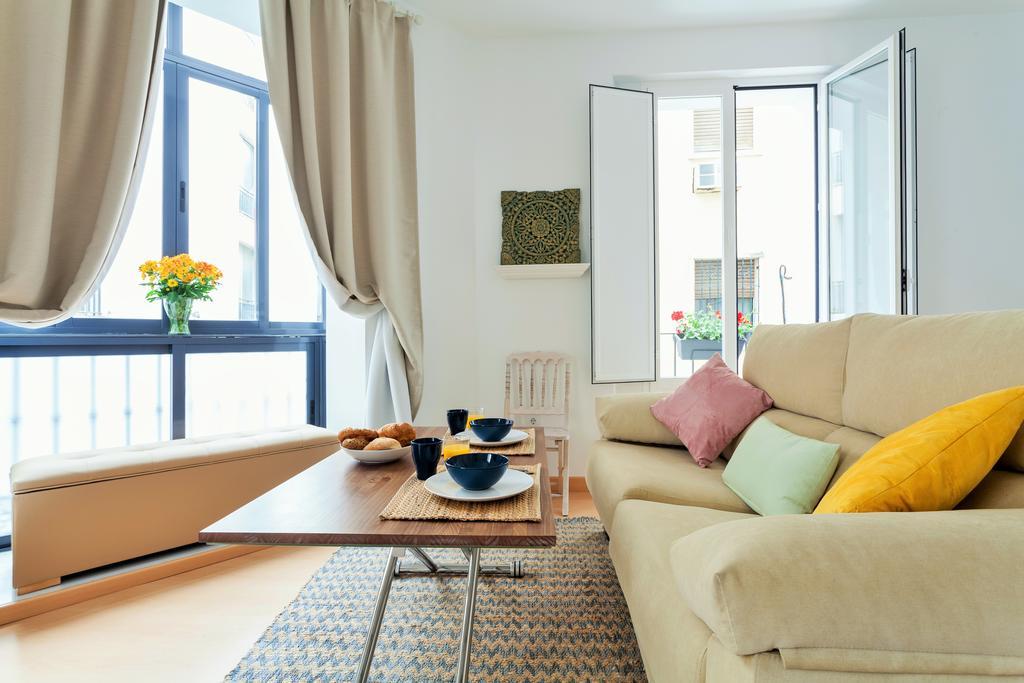 Hostly Acetres 1A Loft In City Center, Comunal Terrace, Fibre,Parking Optional Sevilla Bagian luar foto